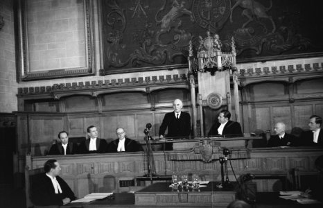 Installatie van het Nederlands Maritiem Gerechtshof in Middlesex Guildhall te Lo, Bestanddeelnr 935-1718