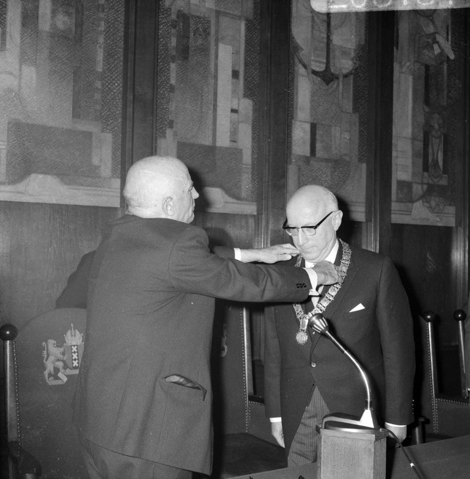 Installatie Dr. J. Samkalden als burgemeester Amsterdam Loco burgemeester dr. Ko, Bestanddeelnr 920-6164
