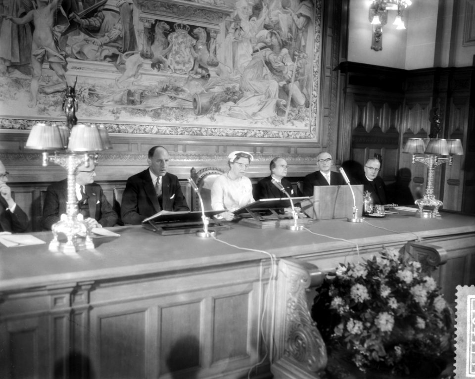 Installatie van het Nationaal Comité Vluchtelingen jaar 1959-1960 in aanwezighei, Bestanddeelnr 910-4171