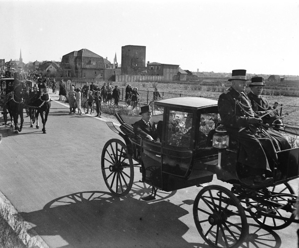 Installatie burgemeester Voorhout. Burgemeester in rijtuig, Bestanddeelnr 902-1126
