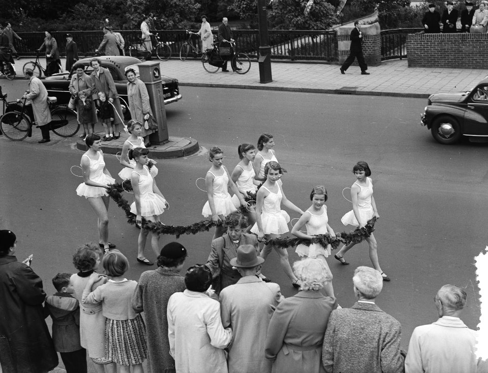 Intocht nieuwe Heide Koningin in Amsterdam, Bestanddeelnr 906-5549