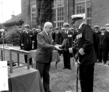 Installatie nieuwe adelborsten Den Helder o.a. Minister Staf, Bestanddeelnr 907-3135