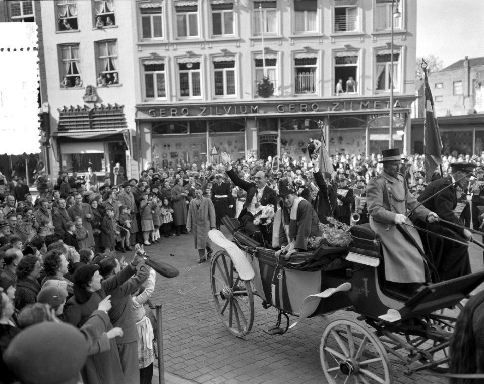 Intocht Prins Carnaval Den Bosch en ontvangst stadhui, Bestanddeelnr 908-3704