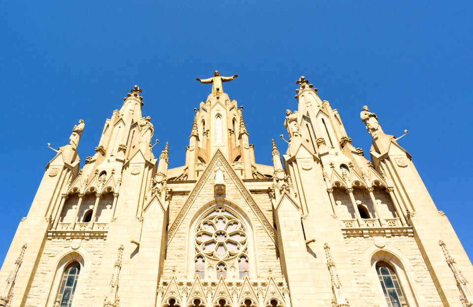 Spain building religion