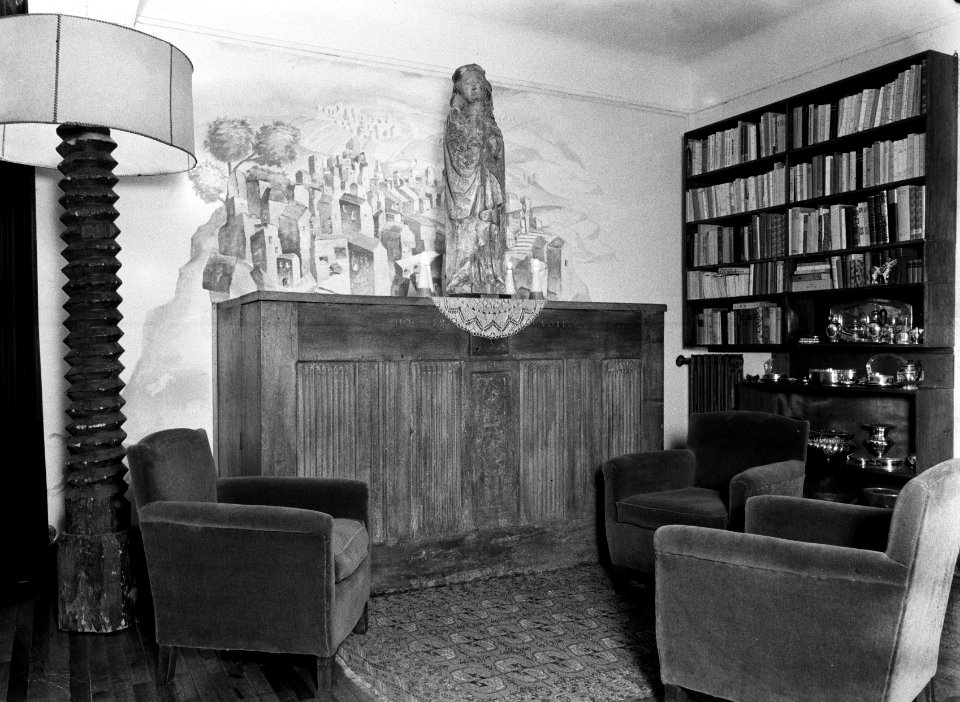 Interieur van de woning van de kunstenaresse Mariette Lydis (1887-1970), 55 Rue , Bestanddeelnr 191-0556