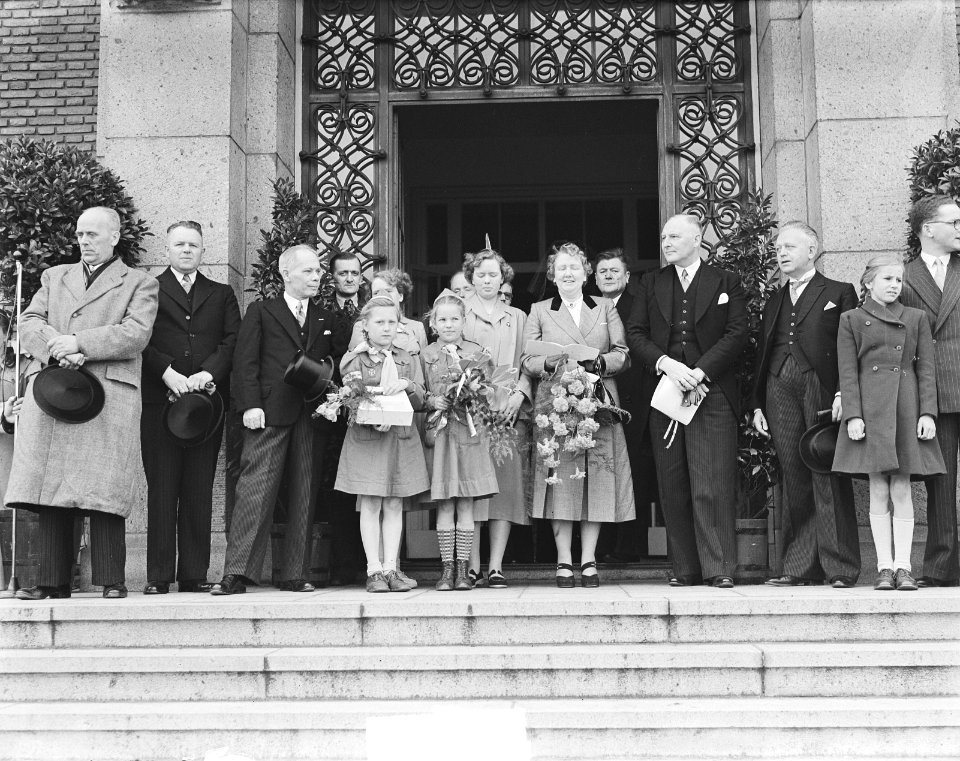 Installatie burgemeester Witschey in Alphen aan den Rijn burgemeester groep, Bestanddeelnr 903-9188