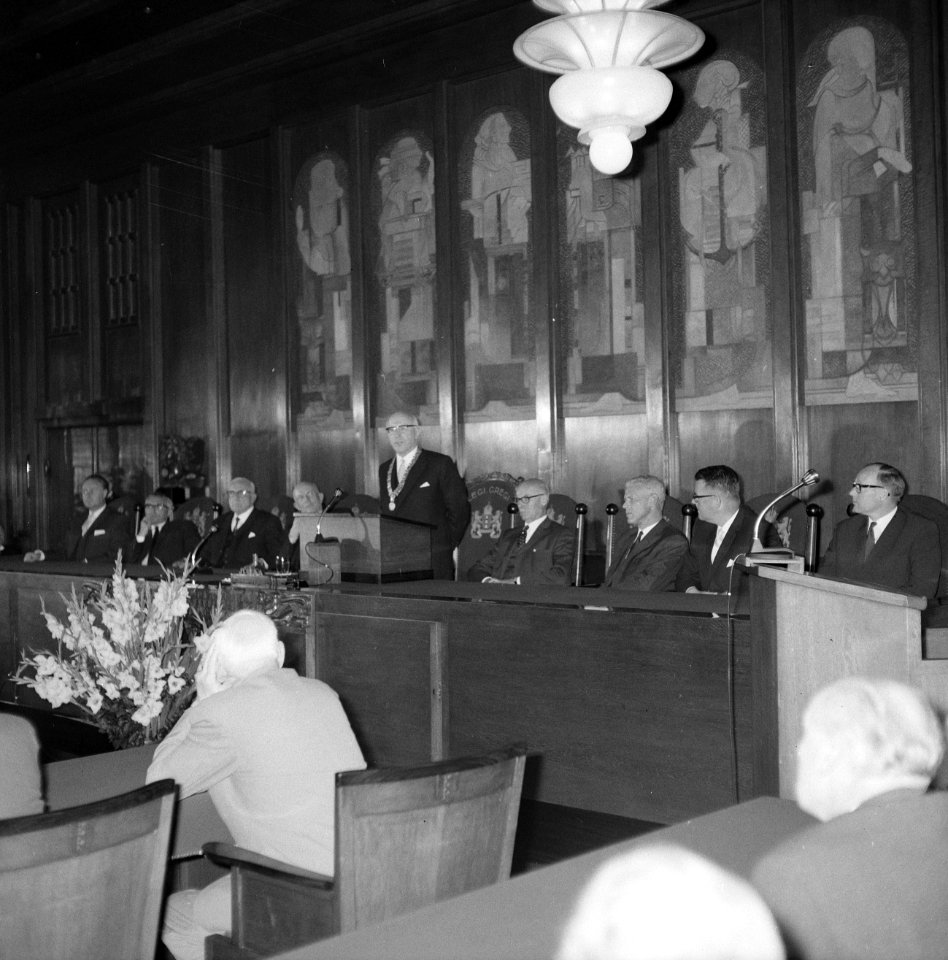 Installatie Dr. J. Samkalden als burgemeester Amsterdam Gemeenteraad, Bestanddeelnr 920-6185