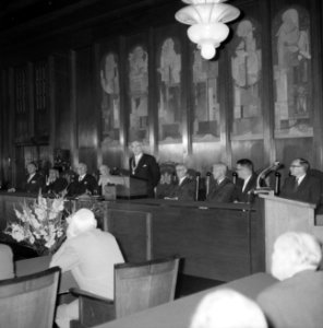 Installatie Dr. J. Samkalden als burgemeester Amsterdam Gemeenteraad, Bestanddeelnr 920-6185