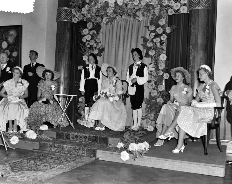 Intocht bloemenkoningin Den Haag, Bestanddeelnr 904-7089