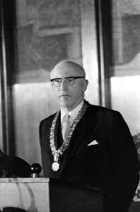 Installatie Dr. J. Samkalden als burgemeester Amsterdam Burgemeester Samkalden t, Bestanddeelnr 920-6166