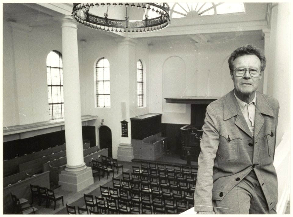 Interieur Doopsgezinde Kerk Peuzelaarsteeg. Persoon onbekend. NL-HlmNHA 54026222