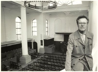 Interieur Doopsgezinde Kerk Peuzelaarsteeg. Persoon onbekend. NL-HlmNHA 54026222
