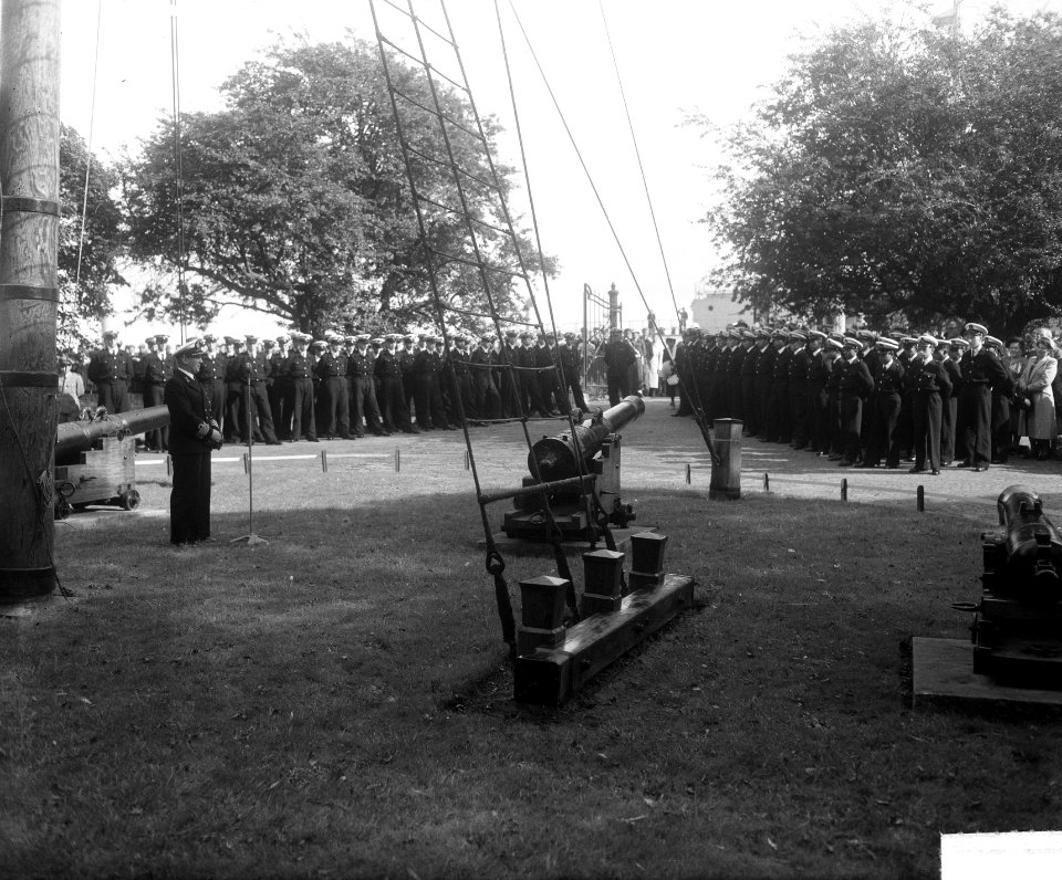Installatie adelborsten Koninklijk Instituut voor de Marine, Bestanddeelnr 904-1820