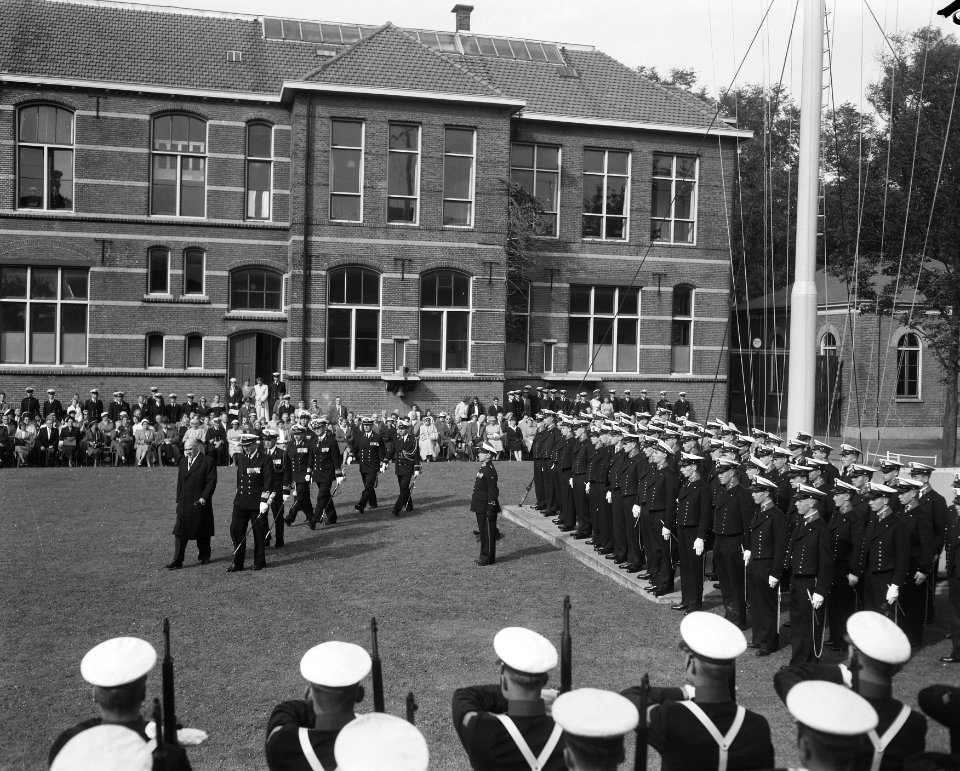 Installatie adelborsten in Den Helder, Bestanddeelnr 908-9184