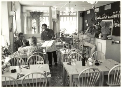 Interieur Egyptisch restaurant 'The Desert' Lange Veerstraat hoejk Damstraat. NL-HlmNHA 54020829