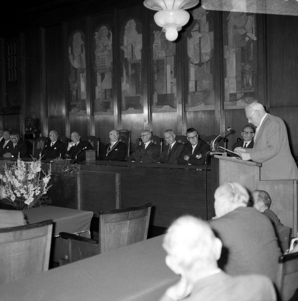 Installatie Dr. J. Samkalden als burgemeester Amsterdam Gemeenteraad, Bestanddeelnr 920-6186