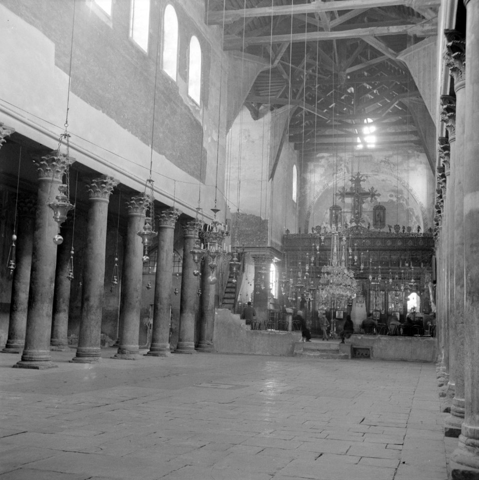 Interieur van de Geboortekerk in Bethlehem, Bestanddeelnr 255-5483