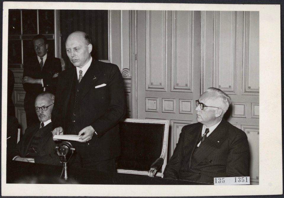 Installaties, raden, commissies, Poll van, Bestanddeelnr 135-1351