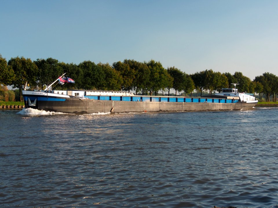 Integro ENI 02326592 at the Amsterdam-Rhine Canal, pic5