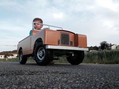 Safari boy road