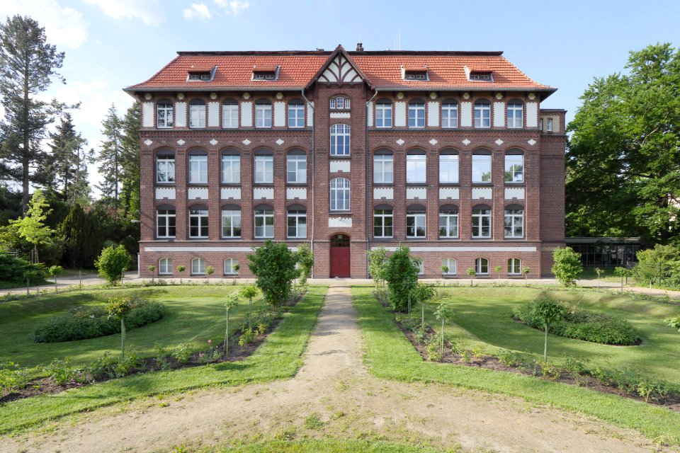 Institut.fuer.Lebensmitteltechnologie.TU.Berlin-Dahlem.Gartenansicht
