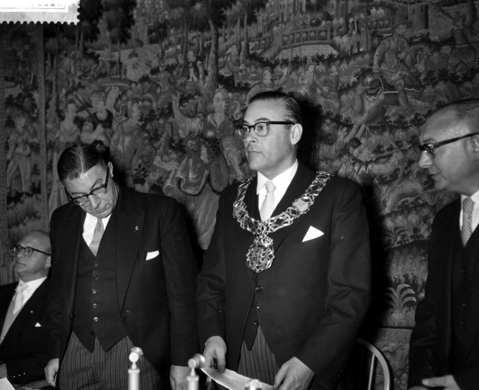 Installatie van ir H B J Witte tot burgemeester van Eindhoven, burgemeester , Bestanddeelnr 910-7714