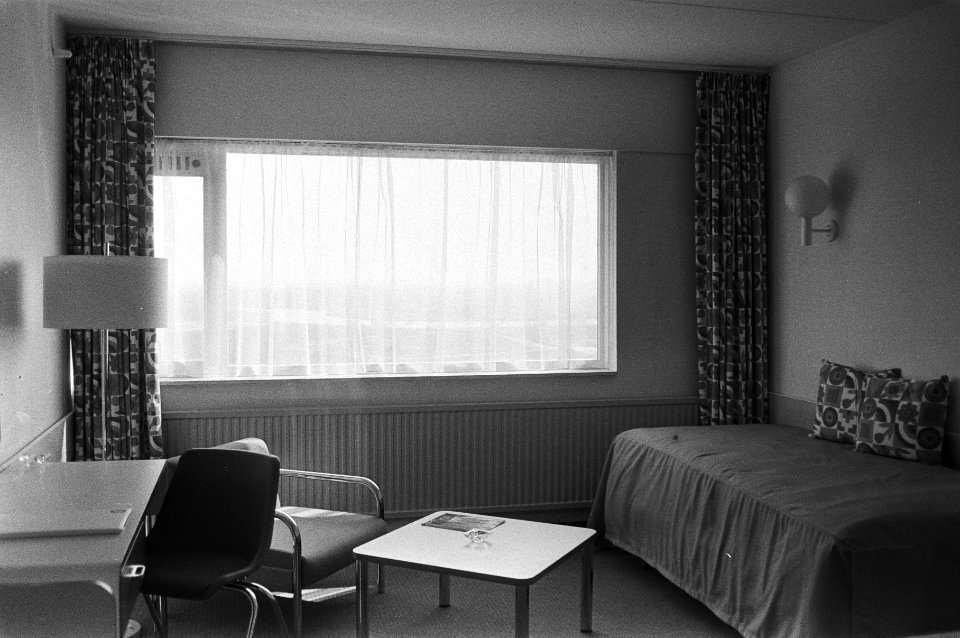 Interieur hotelkamer, Bestanddeelnr 924-4037