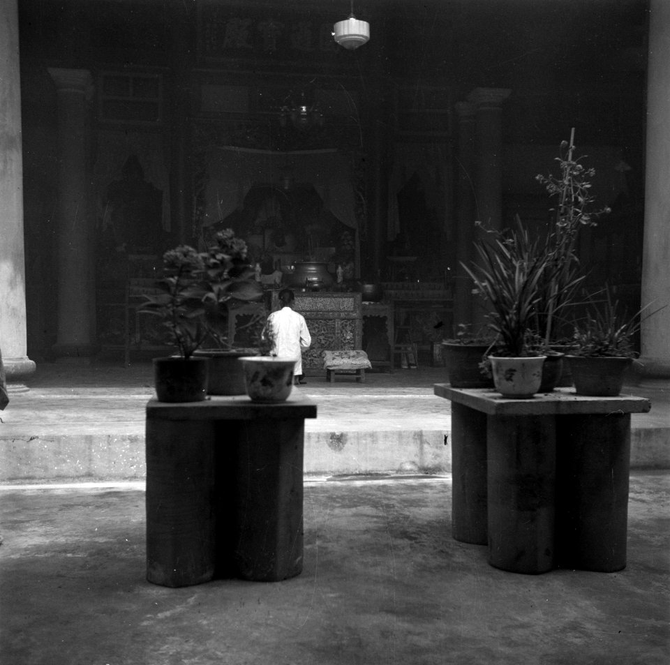 Interieur van een Chinese tempel in Kuala Lumpur, Bestanddeelnr 255-6661