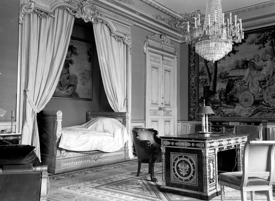 Interieur van een paleis in Parijs, waarschijnlijk de kamer waar koning George V, Bestanddeelnr 254-2656