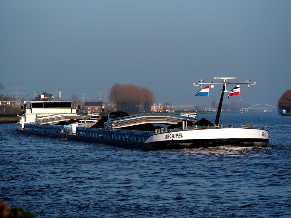 Insulinde, ENI 02332044 & Archipel, ENI 02332045 op het Amsterdam-Rijn kanaal, foto 4