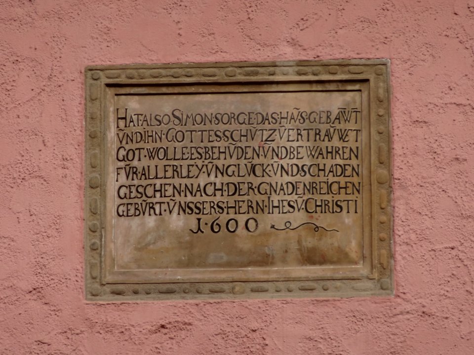 Inschrift Hauptmarkt 40, Gotha 1