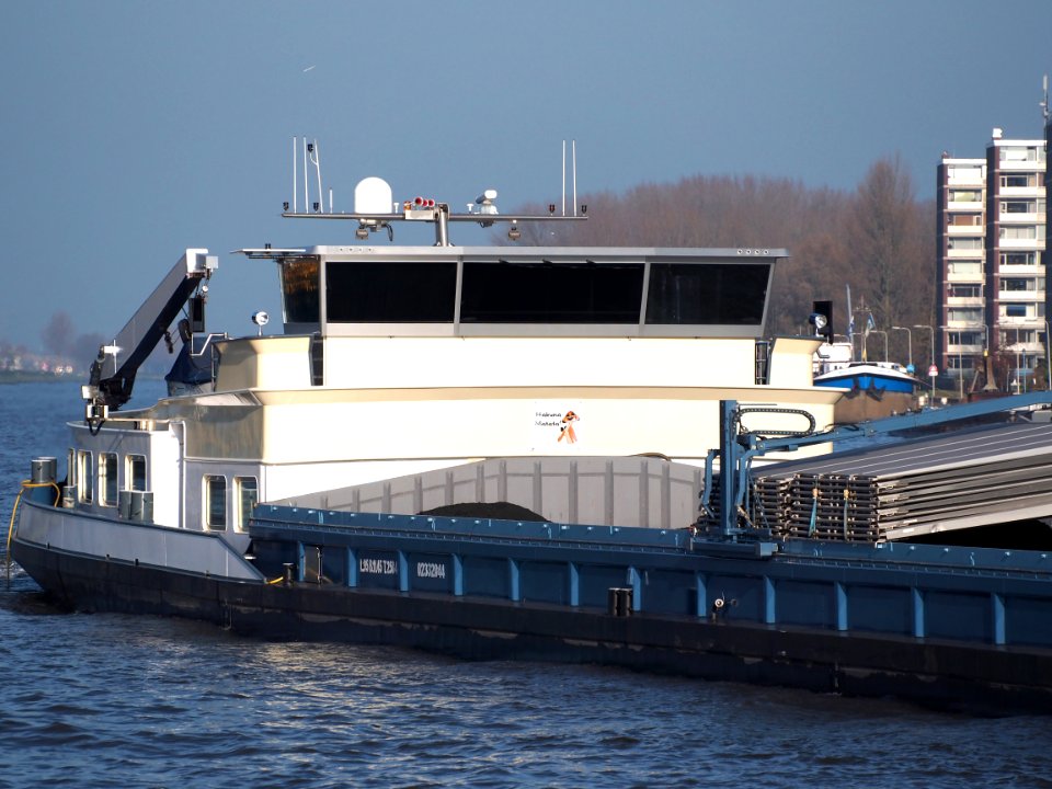 Insulinde, ENI 02332044 & Archipel, ENI 02332045 op het Amsterdam-Rijn kanaal, foto 1