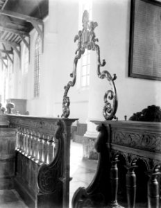 Interieur van de Grote Kerk in Edam gezien vanuit de dooptuin met koperen doopbo, Bestanddeelnr 252-0721