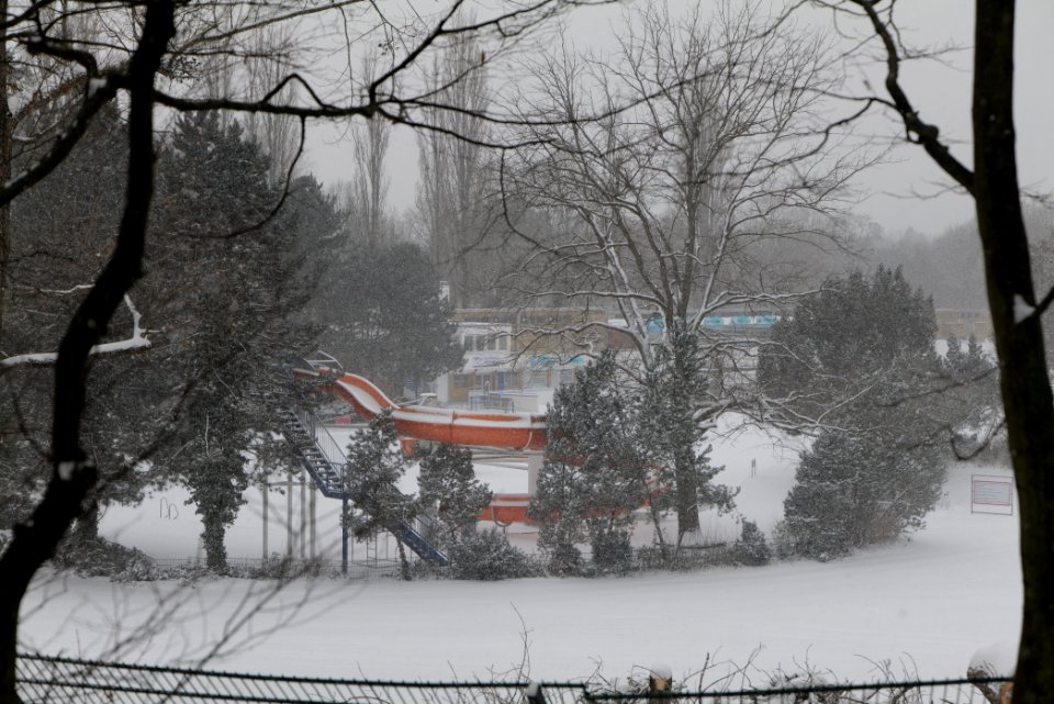 Insulaner Sommerbad with snow 2021-02-08 03