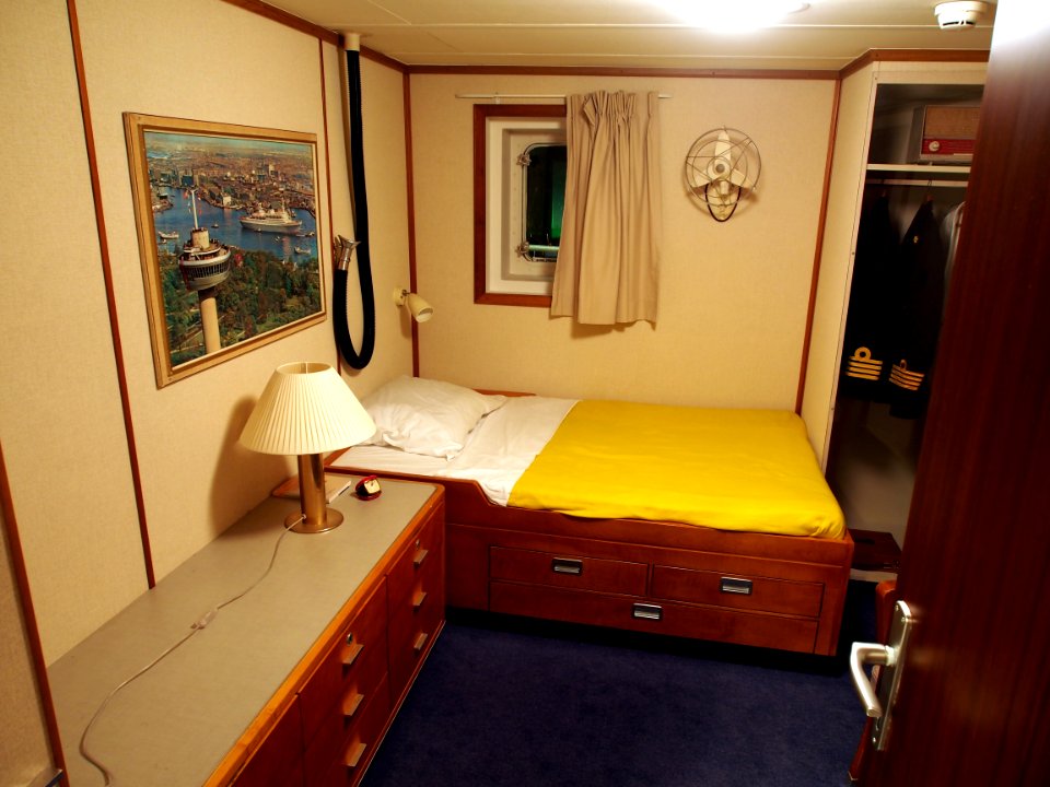 Inside SS Rotterdam, foto Kapiteinshut, foto 2
