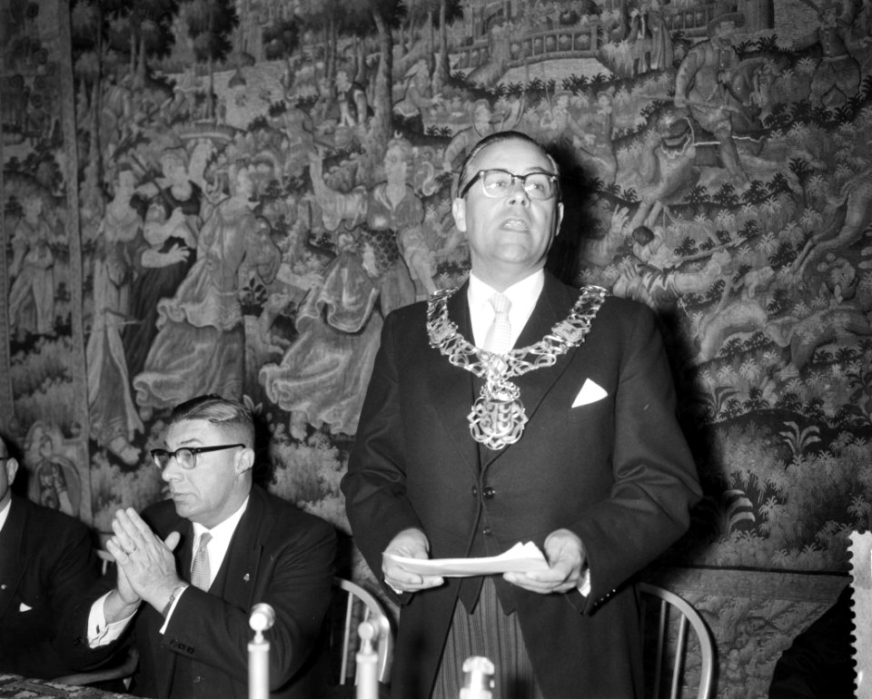Installatie van ir H B J Witte tot burgemeester van Eindhoven, burgemeester , Bestanddeelnr 910-7715