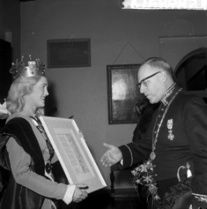 Installatie van mr R J J Lambooy tot burgemeester van Den Bosch , burgemeest, Bestanddeelnr 912-0605