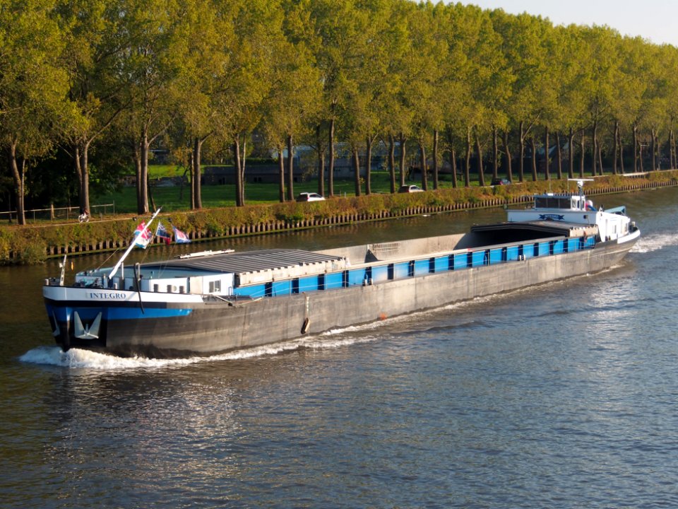 Integro ENI 02326592 at the Amsterdam-Rhine Canal, pic8