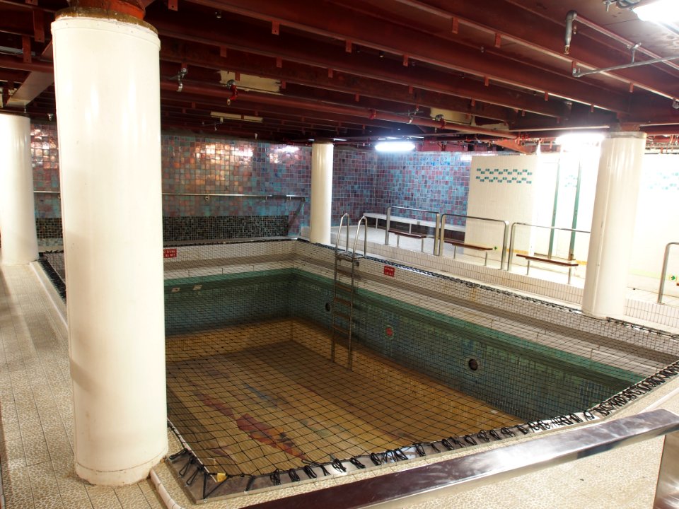 Inside SS Rotterdam, Zwembad, foto 1