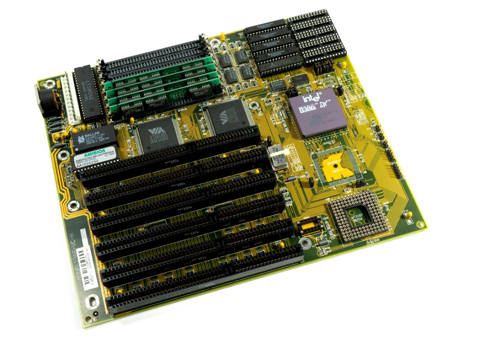 Intel i386DX-33 IV (Full Shot)