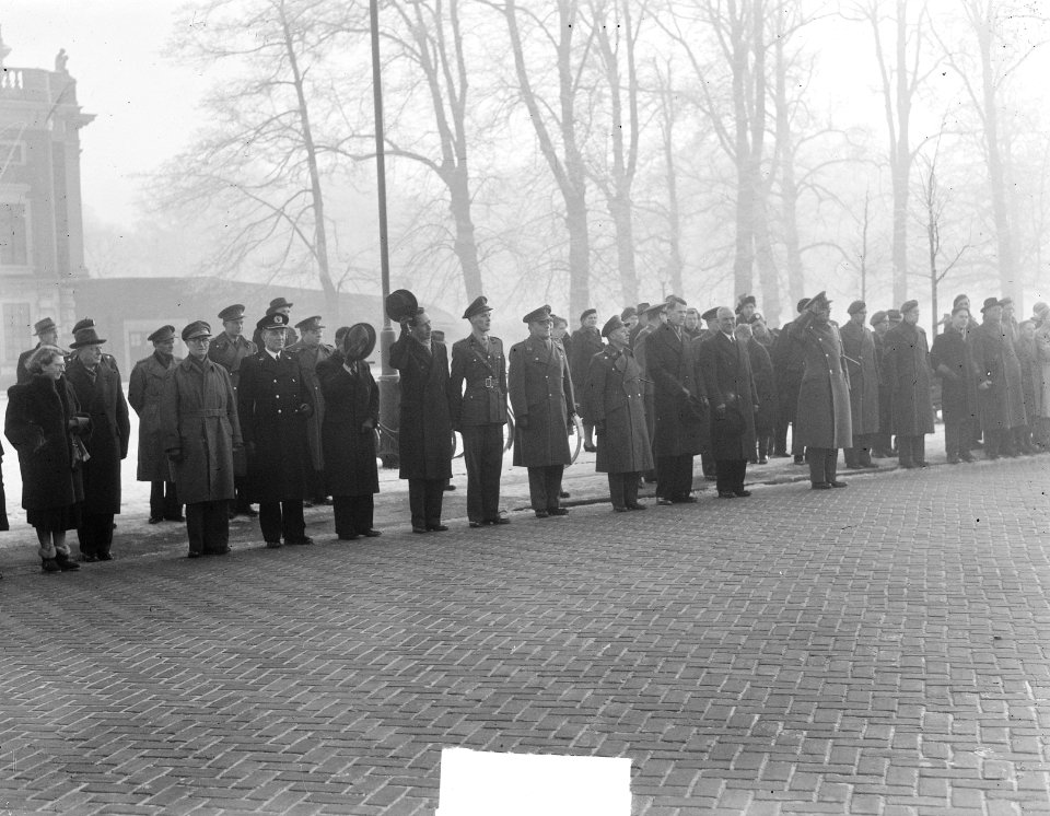 Inspectie beediging.Defilé Koudenhornkazerne Haarlem, Bestanddeelnr 904-3557