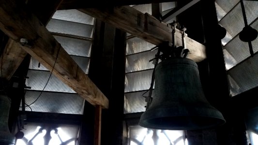 Intérieur de la Basilique Notre-Dame de Fourvière, cloche Caroline du carillon, tour de la Justice