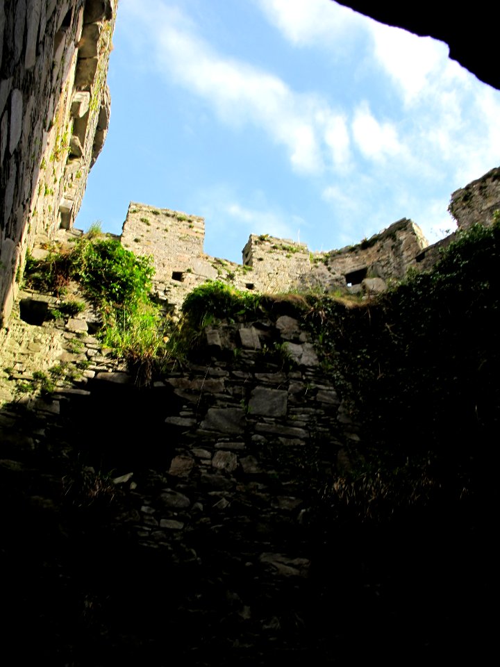 Intérieur du Château de Tioram 05