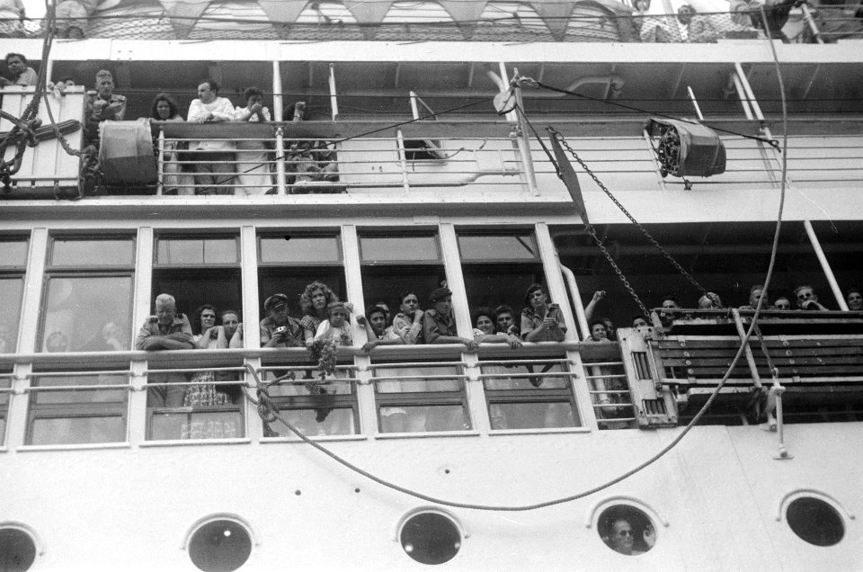 Inscheping op het schip Johan van Oldenbarnevelt, Bestanddeelnr 444