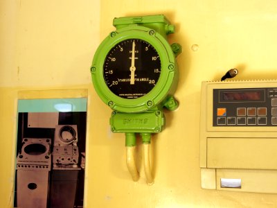 Inside SS Rotterdam, foto Smiths Stabiliser fin angle indicator
