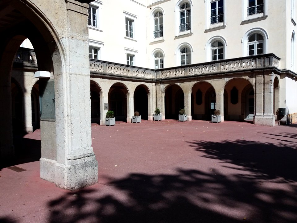 Institution des Chartreux - Cloître