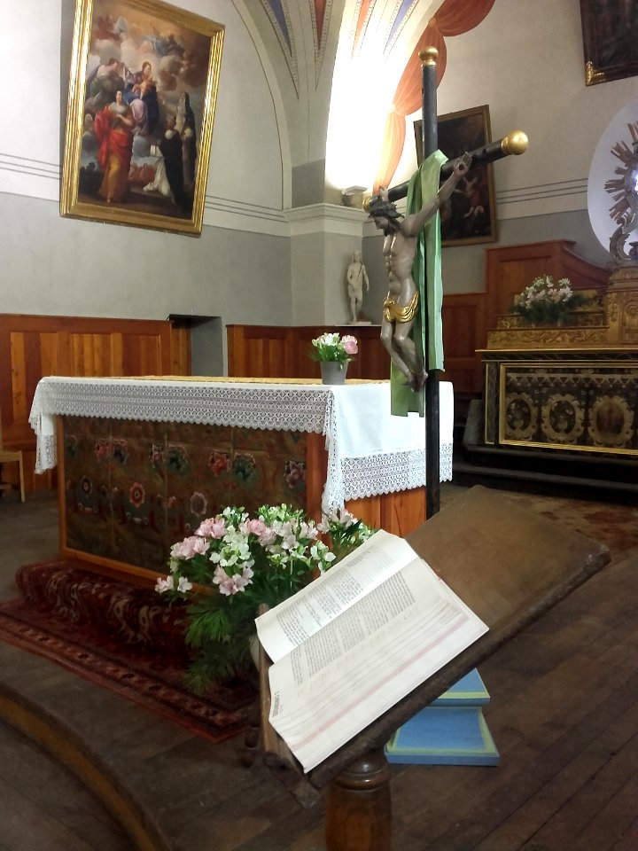 Intérieur de l'Église Saint-Maurice de Montgenèvre, France 02