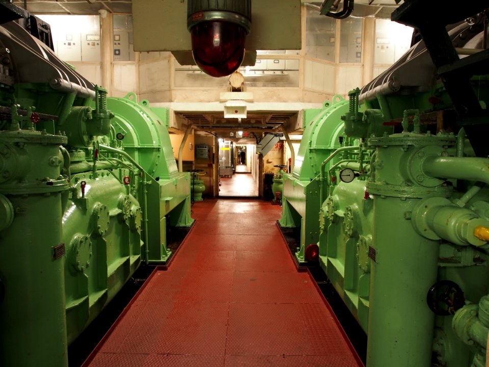 Inside SS Rotterdam, Machine kamer, foto 9