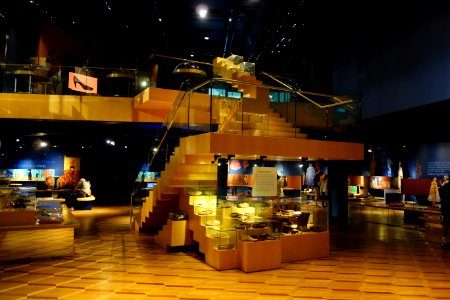 Interior view - Bata Shoe Museum - DSC00159