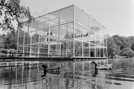 Int. Beeldententoonstelling Sonsbeek 1986 Arnhem binnenkort open drijvend Pavil, Bestanddeelnr 933-6821